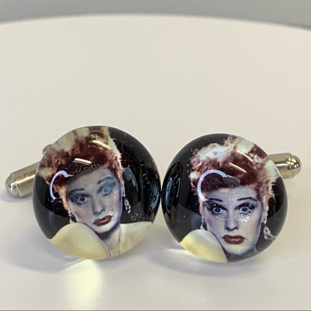 I love Lucy coloured cufflinks - Picture 4 of 4